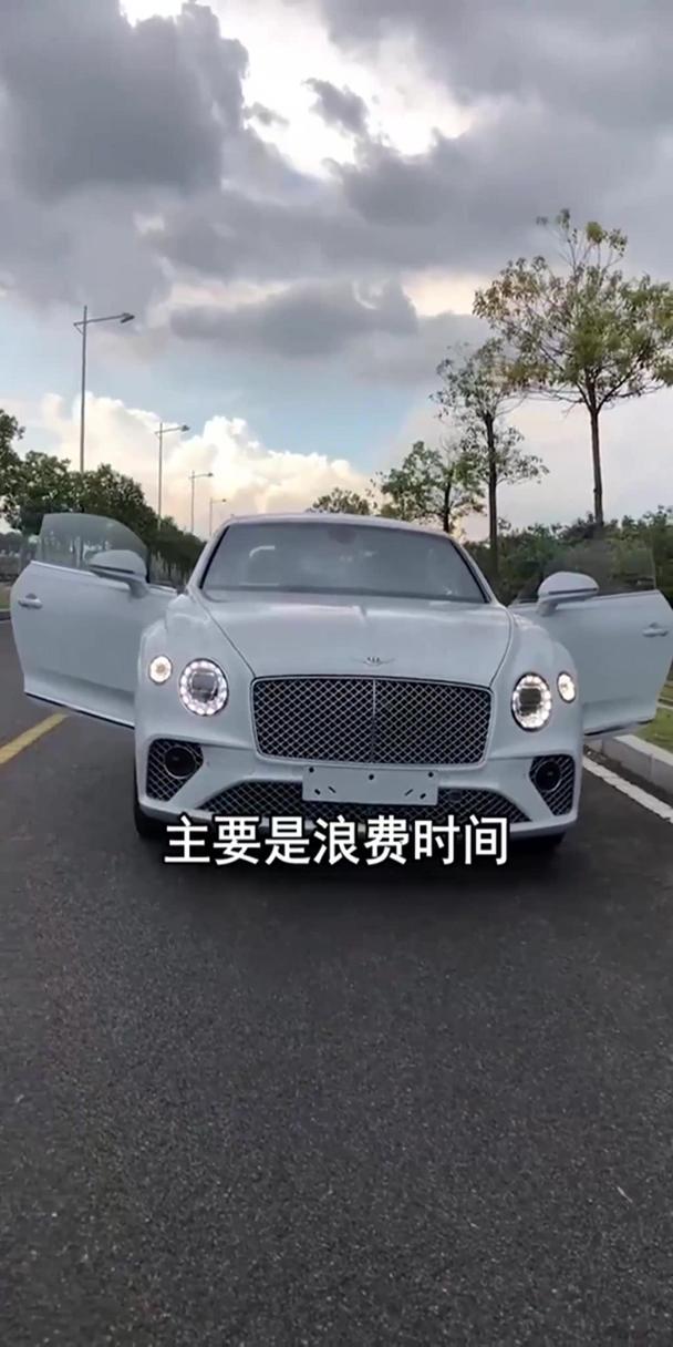 出行最低标配劳斯莱斯(劳斯莱斯最低价位的车)-第1张图片 出行最低标配劳斯莱斯(劳斯莱斯最低价位的车)-第1张图片