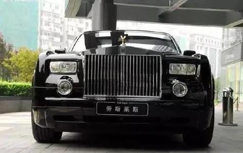 出行最低标配劳斯莱斯(劳斯莱斯最低价位的车)-第3张图片 出行最低标配劳斯莱斯(劳斯莱斯最低价位的车)-第3张图片