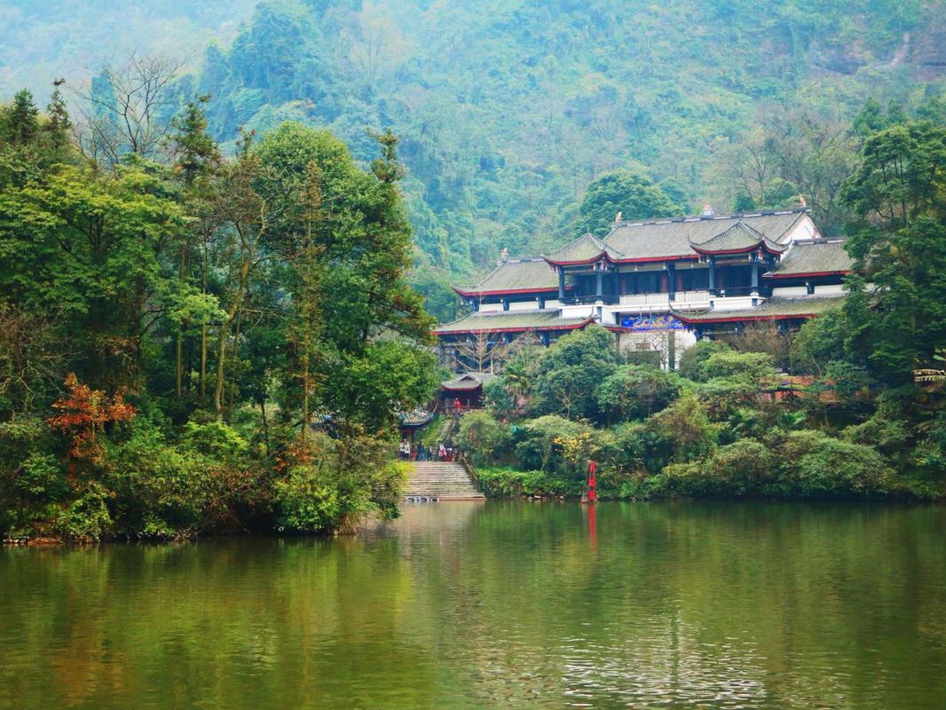 成都周边旅游必去前十景点推荐（成都周边旅游必去前十景点推荐自驾）-第2张图片