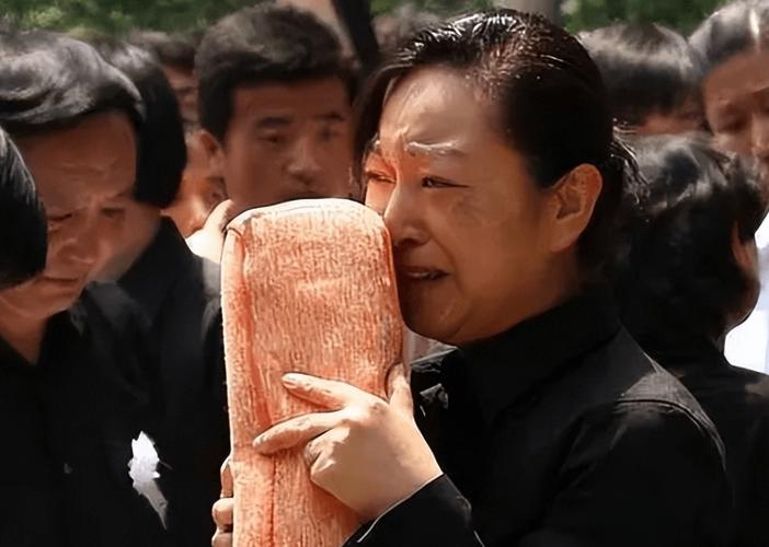 新闻联播主持人罗京,新闻联播主持人罗京简历-第6张图片 新闻联播主持人罗京,新闻联播主持人罗京简历-第6张图片