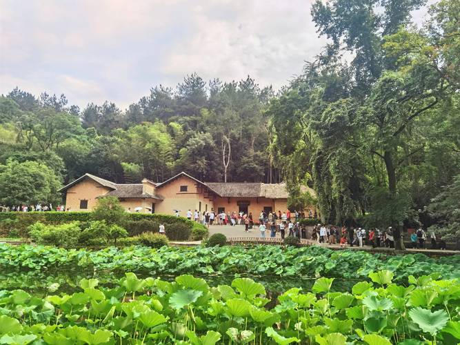 韶山旅游景点攻略(韶山旅游景点门票多少钱一张)-第1张图片 韶山旅游景点攻略(韶山旅游景点门票多少钱一张)-第1张图片
