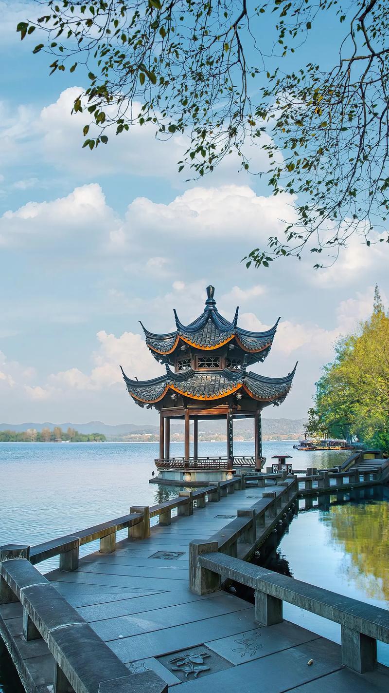 游南浔古镇朋友圈说说(南浔古镇美景文字)-第1张图片 游南浔古镇朋友圈说说(南浔古镇美景文字)-第1张图片