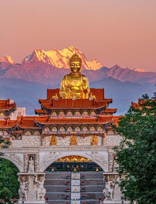 乌鲁木齐旅行景点,乌鲁木齐旅游攻略必玩的景点-第2张图片 乌鲁木齐旅行景点,乌鲁木齐旅游攻略必玩的景点-第2张图片