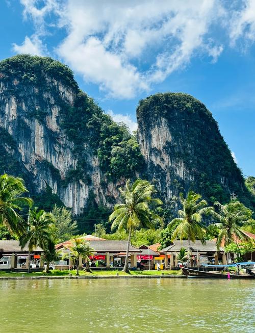 泰国的普吉岛景点介绍,泰国普吉岛旅游景点介绍-第3张图片 泰国的普吉岛景点介绍,泰国普吉岛旅游景点介绍-第3张图片