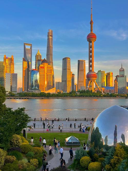 外滩附近晚上有什么好玩的(外滩晚上好玩吗)-第4张图片 外滩附近晚上有什么好玩的(外滩晚上好玩吗)-第4张图片