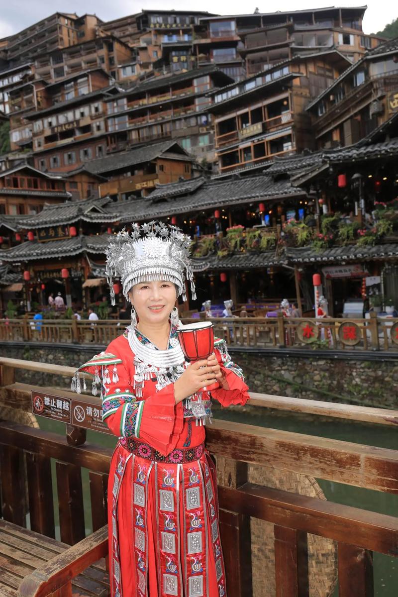 去贵州旅游穿什么衣服舒服又好看,去贵州旅游穿啥衣服-第1张图片 去贵州旅游穿什么衣服舒服又好看,去贵州旅游穿啥衣服-第1张图片