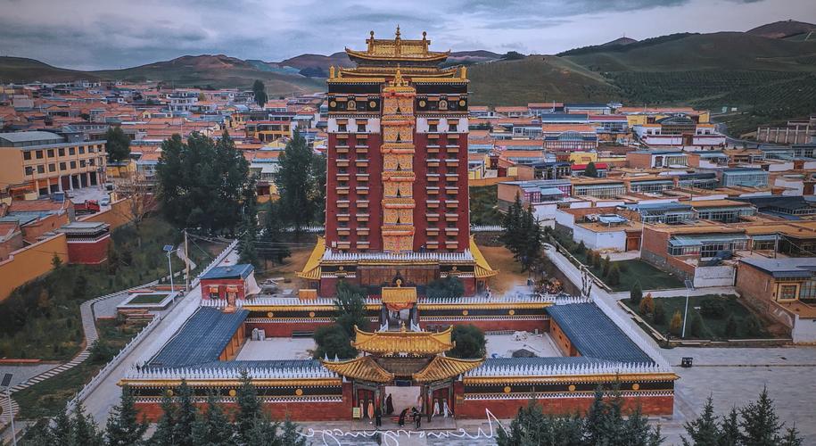 甘南旅游必去前十景点排名,甘南旅游景点大全排名-第1张图片 甘南旅游必去前十景点排名,甘南旅游景点大全排名-第1张图片