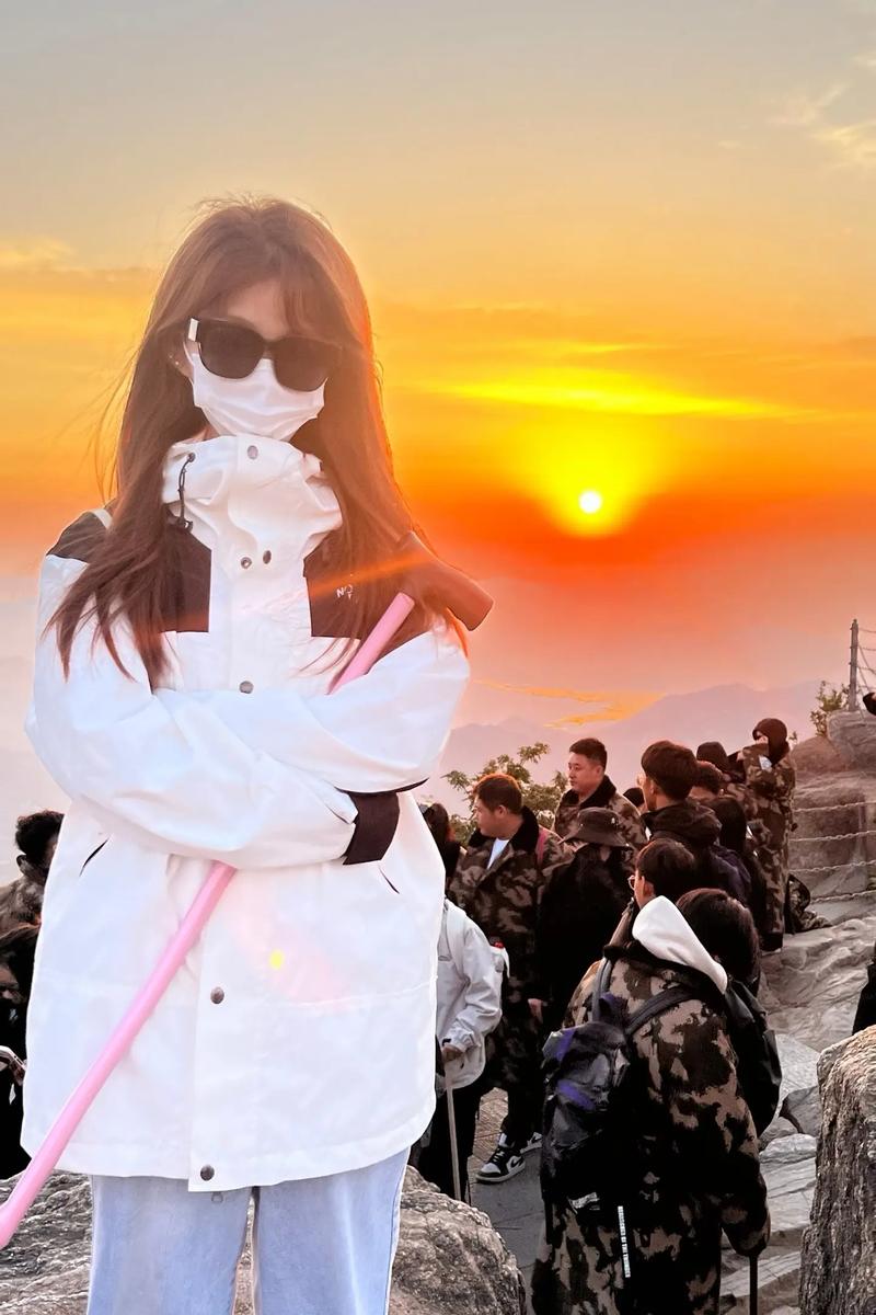 九月去泰山旅游穿什么衣服好 - 九月爬泰山带什么衣服-第1张图片 九月去泰山旅游穿什么衣服好 - 九月爬泰山带什么衣服-第1张图片