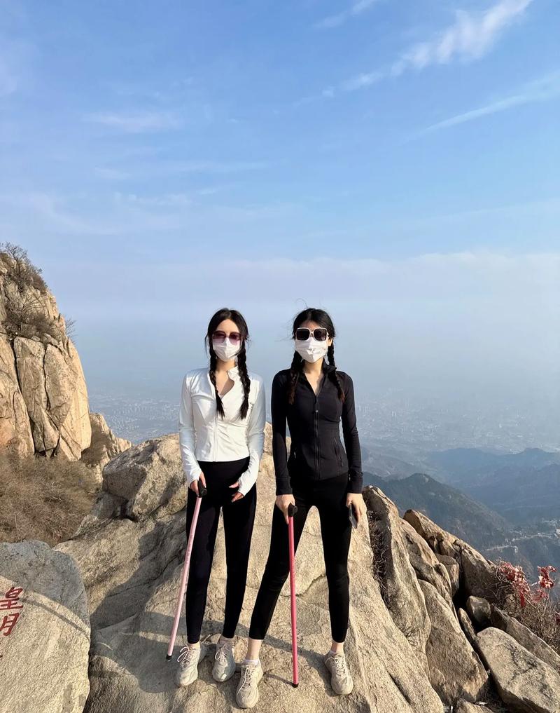 九月去泰山旅游穿什么衣服好 - 九月爬泰山带什么衣服-第4张图片 九月去泰山旅游穿什么衣服好 - 九月爬泰山带什么衣服-第4张图片