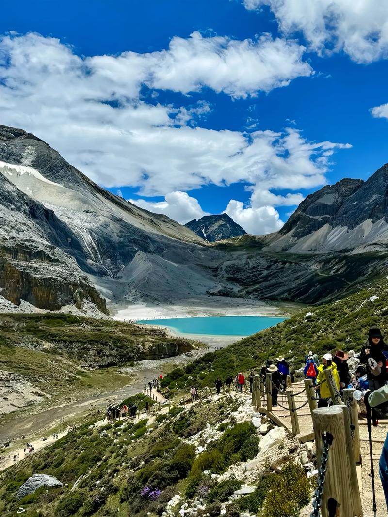 稻城亚丁旅游必去景点,稻城亚丁旅游必去景点攻略-第2张图片 稻城亚丁旅游必去景点,稻城亚丁旅游必去景点攻略-第2张图片