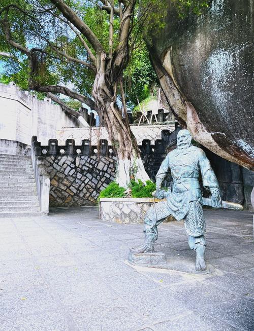 日光岩位于哪个风景区，日光岩风景名胜的介绍-第3张图片