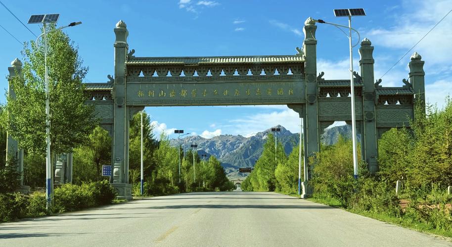 德令哈有什么好玩的景点(德令哈有啥好玩的地方)-第1张图片 德令哈有什么好玩的景点(德令哈有啥好玩的地方)-第1张图片
