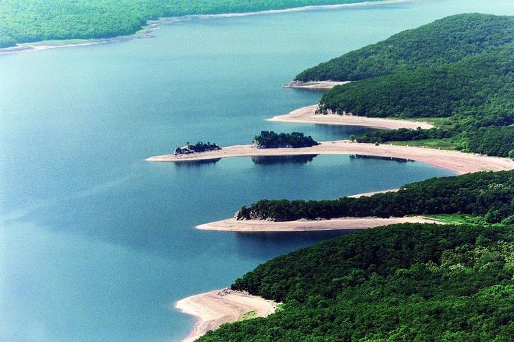镜泊湖和兴凯湖哪个好玩,镜po湖还是镜bo湖-第3张图片 镜泊湖和兴凯湖哪个好玩,镜po湖还是镜bo湖-第3张图片