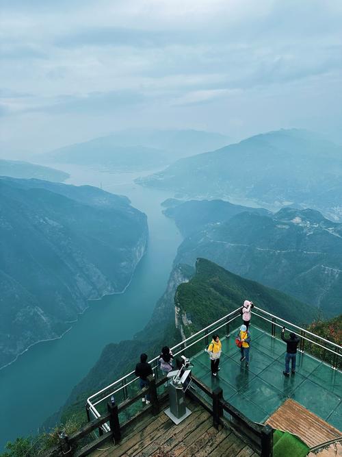 重庆长江三峡旅游景点介绍 - 重庆长江三峡旅游景点介绍视频-第4张图片 重庆长江三峡旅游景点介绍 - 重庆长江三峡旅游景点介绍视频-第4张图片