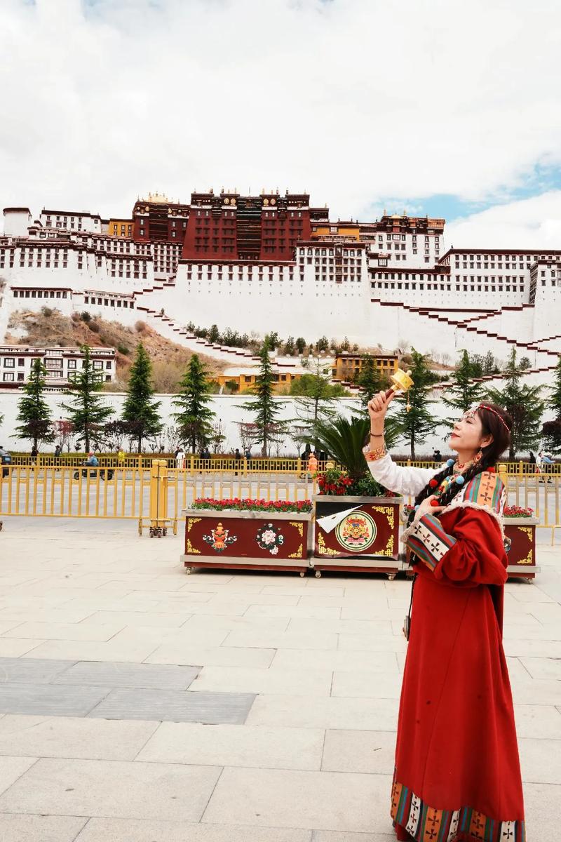 拉萨布达拉宫旅游 - 拉萨布达拉宫旅游讲解词-第4张图片 拉萨布达拉宫旅游 - 拉萨布达拉宫旅游讲解词-第4张图片